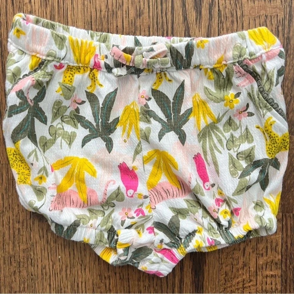 🍭6/$30 Carter’s jungle print elastic waist girl’s summer shorts - 24 months